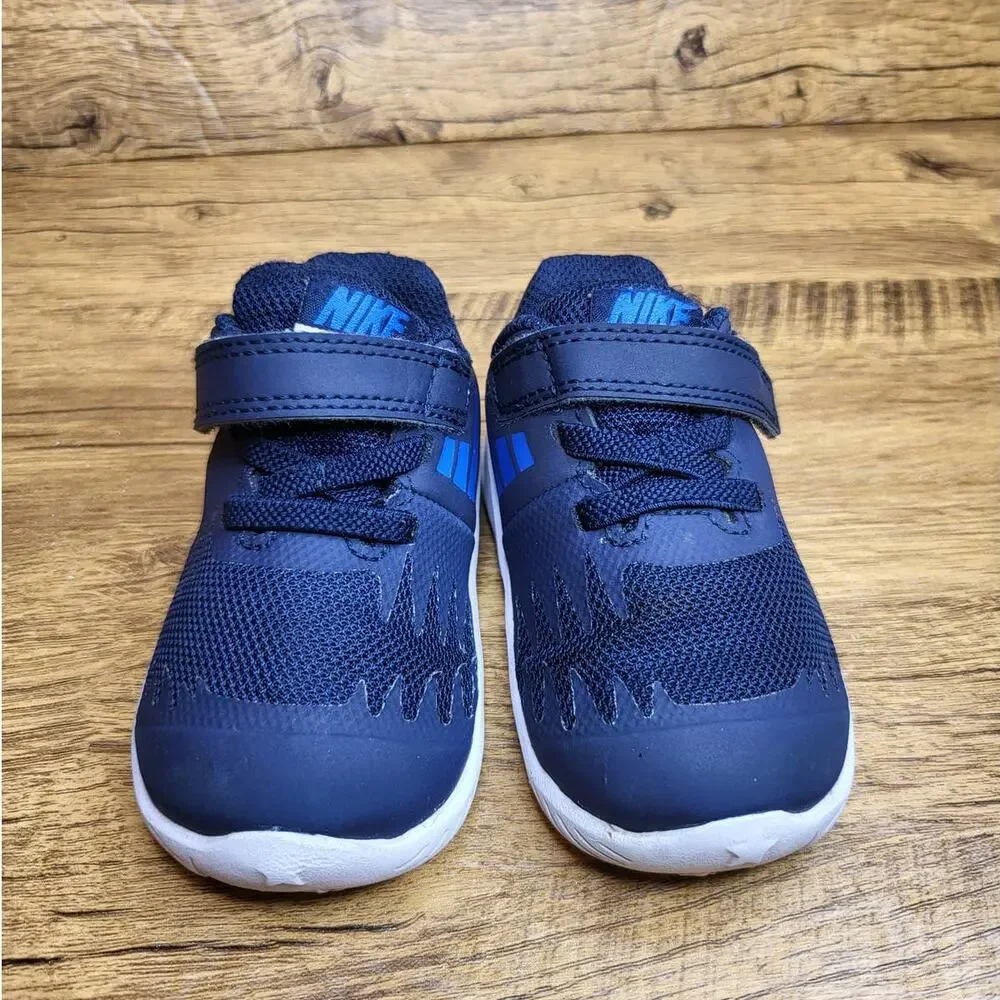 Nike Star Runner blue low top no tie sneaker sz 4 child